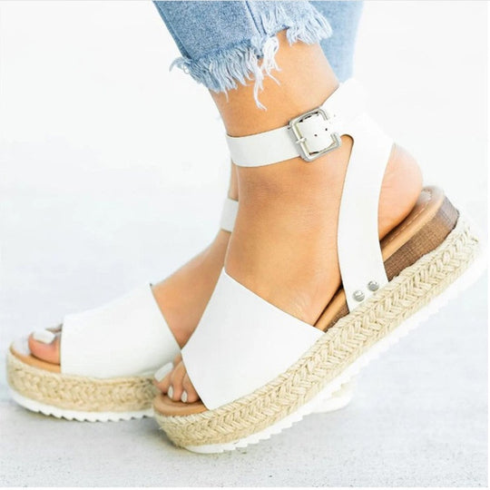 Sandaler för kvinnor under sommaren